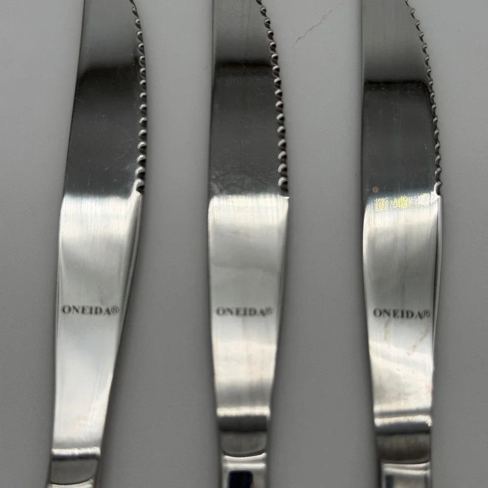 Oneida Stainless Steel Serrated Dinner Knives Set of 3 USA Vintage
